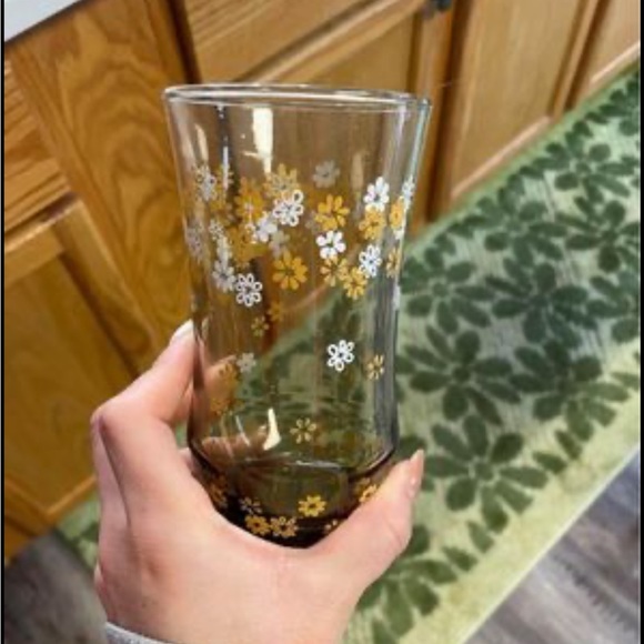 Vintage daisy goblets (gold) - Picture 2 of 3